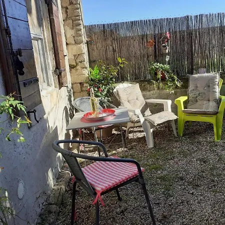 Petite Maison Dans La Campagne A 10 Mn A Pied Du Centre Ville Arles Exterior foto