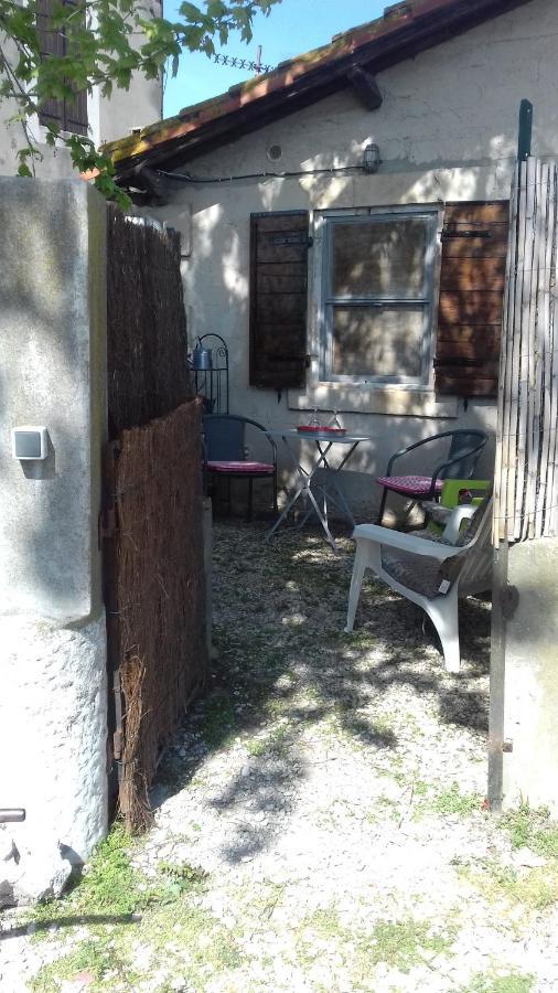 Сasa de vacaciones Petite Maison Dans La Campagne A 10 Mn A Pied Du Centre Arlés